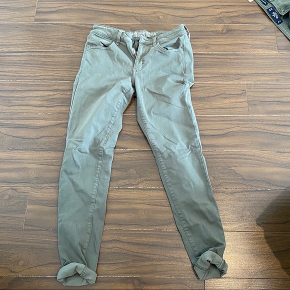 Green pants - Picture 1 of 2